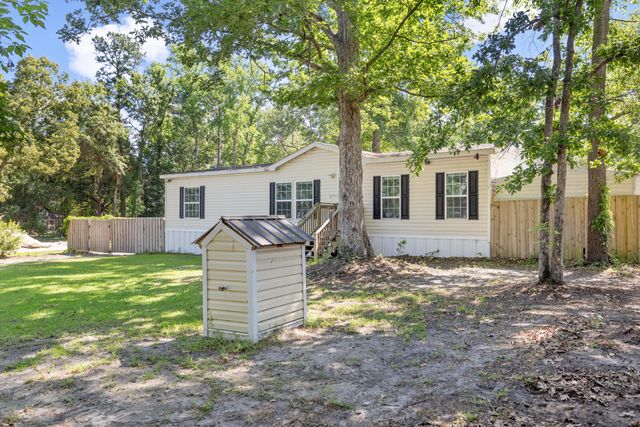 1040 Longpoint Road, Cross, SC 29436