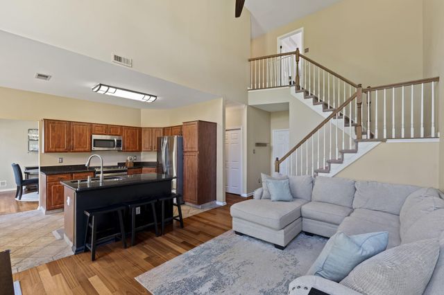 105 SHIRE LN, Schwenksville, PA 19473