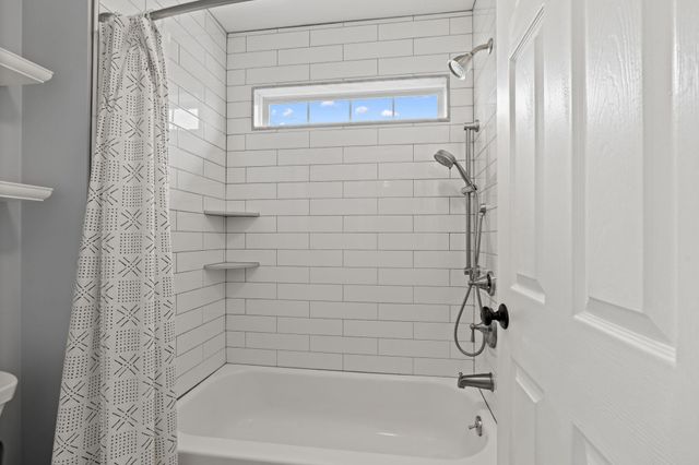 105 SHIRE LN, Schwenksville, PA 19473