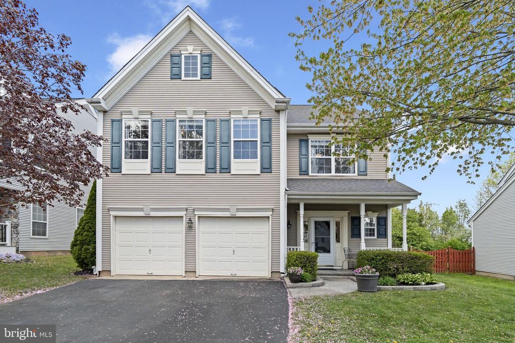 105 SHIRE LN, Schwenksville, PA 19473