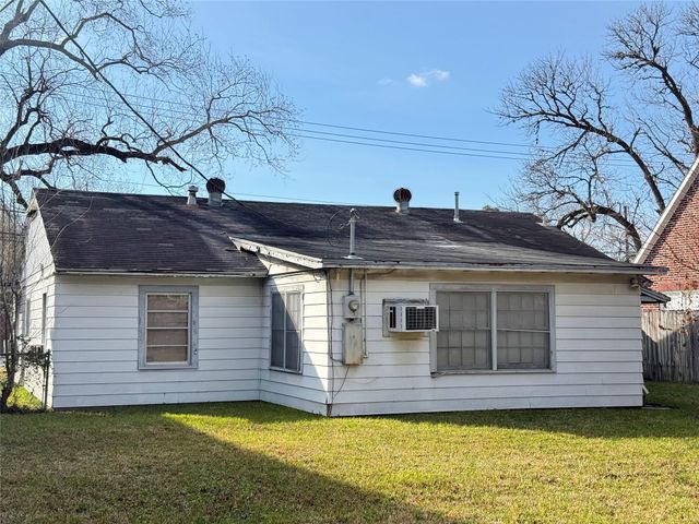 7309 S Rice Avenue, Bellaire, TX 77401