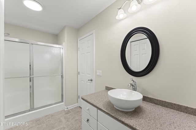 123 Lafayette Point, Crossville, TN 38558