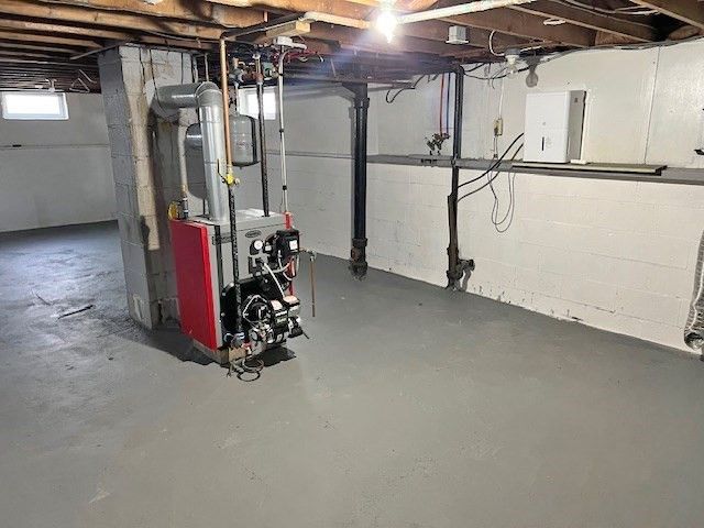 77 Vezina St, Leominster, MA 01453