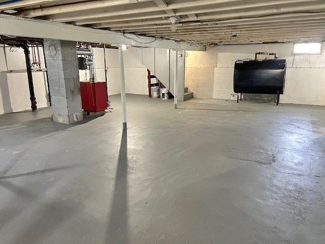 77 Vezina St, Leominster, MA 01453