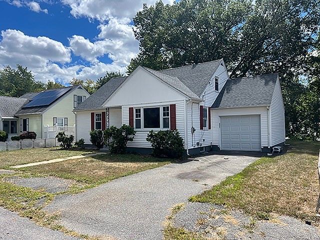 77 Vezina St, Leominster, MA 01453