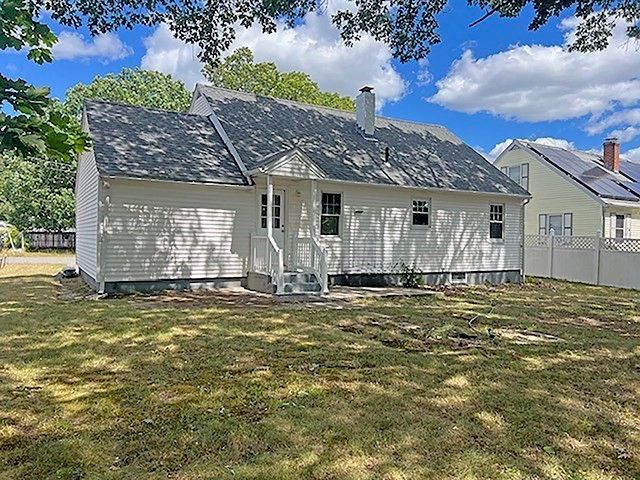 77 Vezina St, Leominster, MA 01453