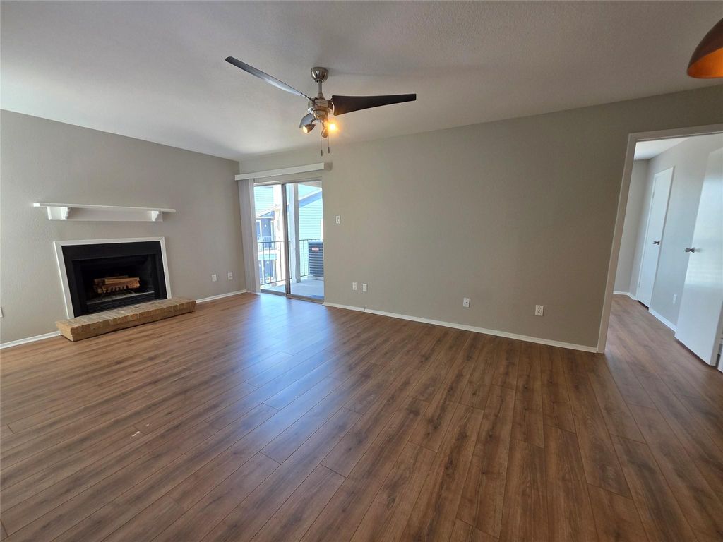 18519 Egret Bay Boulevard 1714, Webster, TX 77058