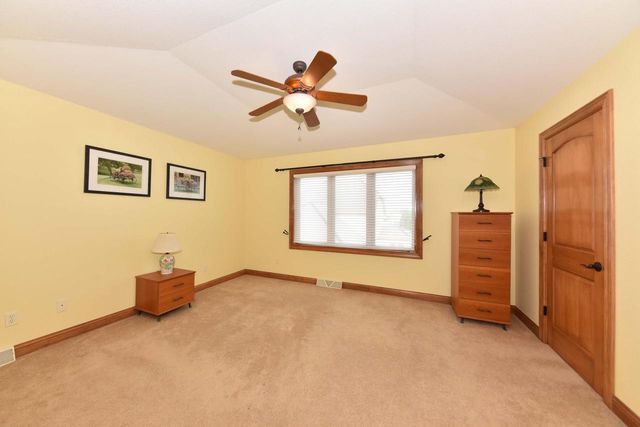 11011 W Meadowcreek DRIVE, Milwaukee, WI 53224