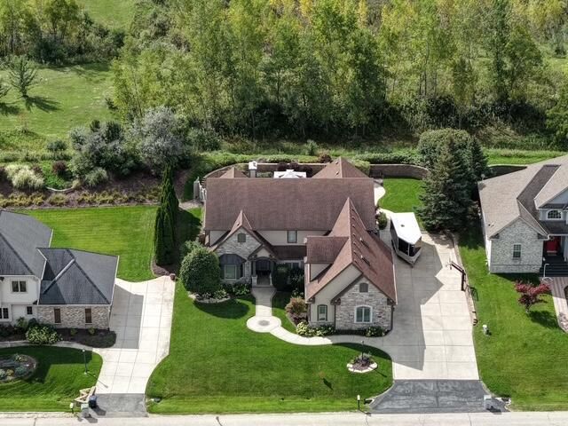 11011 W Meadowcreek DRIVE, Milwaukee, WI 53224