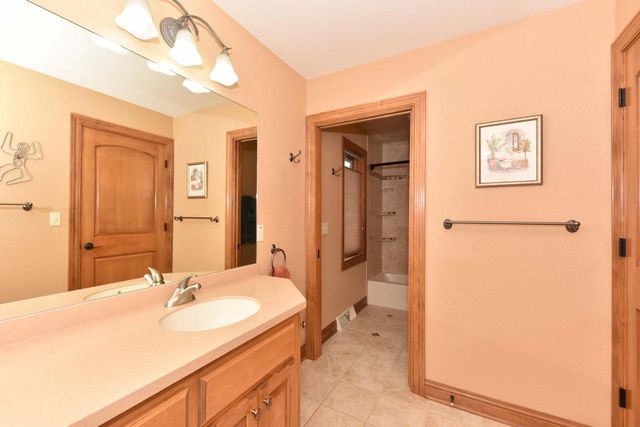 11011 W Meadowcreek DRIVE, Milwaukee, WI 53224