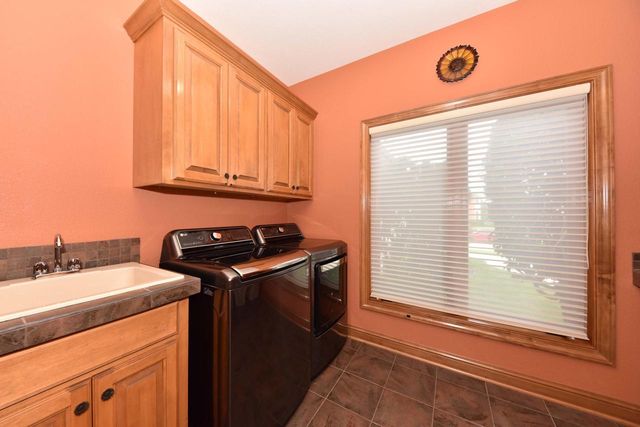 11011 W Meadowcreek DRIVE, Milwaukee, WI 53224