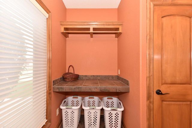 11011 W Meadowcreek DRIVE, Milwaukee, WI 53224
