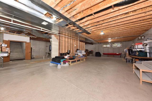 11011 W Meadowcreek DRIVE, Milwaukee, WI 53224