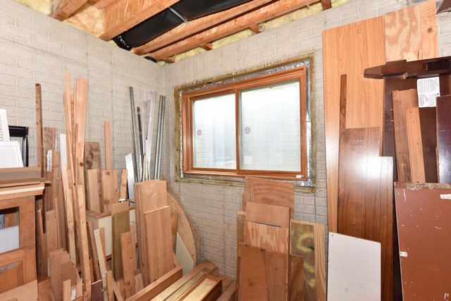 11011 W Meadowcreek DRIVE, Milwaukee, WI 53224