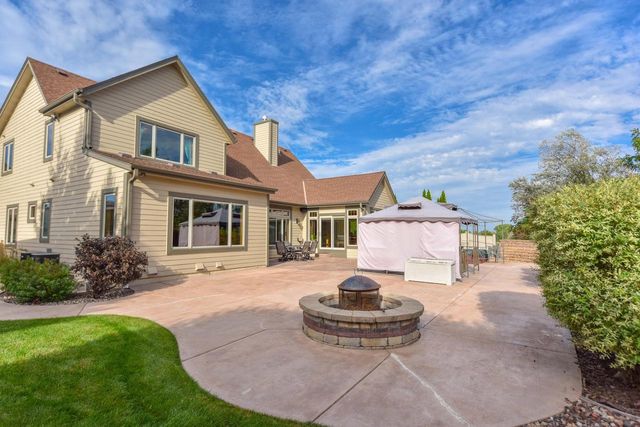 11011 W Meadowcreek DRIVE, Milwaukee, WI 53224