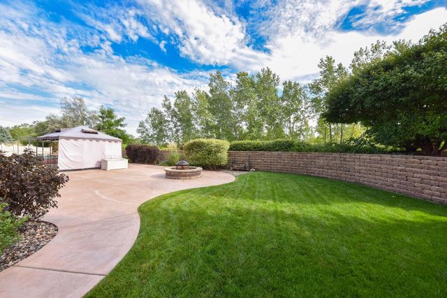 11011 W Meadowcreek DRIVE, Milwaukee, WI 53224