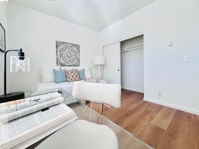 187 Shoreline Ct, Richmond, CA 94804