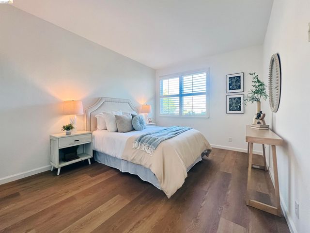 187 Shoreline Ct, Richmond, CA 94804