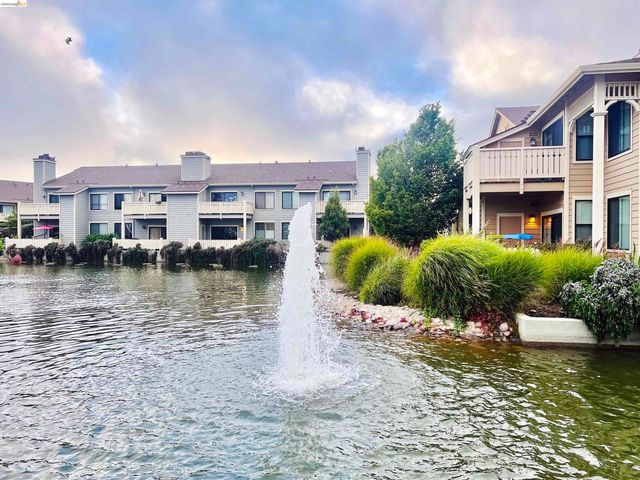 187 Shoreline Ct, Richmond, CA 94804