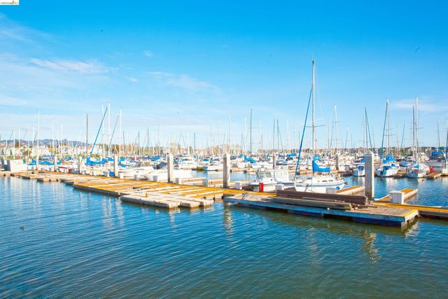 187 Shoreline Ct, Richmond, CA 94804
