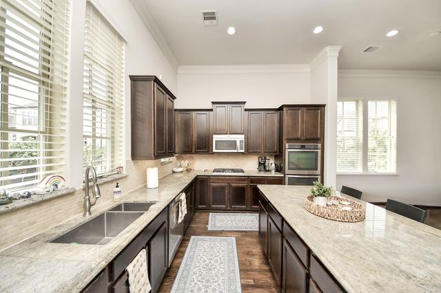 10928 Wrenwood Park, Houston, TX 77043