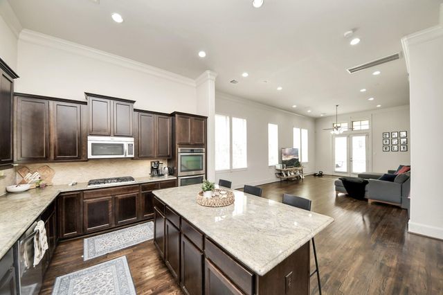 10928 Wrenwood Park, Houston, TX 77043