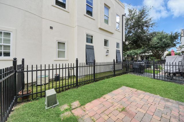 10928 Wrenwood Park, Houston, TX 77043