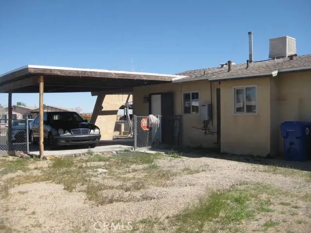 2040 Yosemite Drive, Barstow, CA 92311