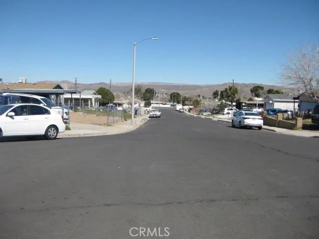 2040 Yosemite Drive, Barstow, CA 92311