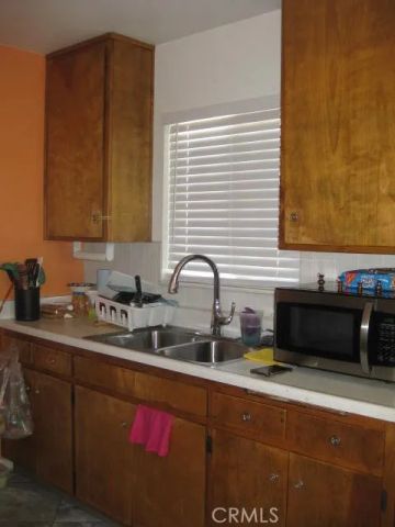 2040 Yosemite Drive, Barstow, CA 92311