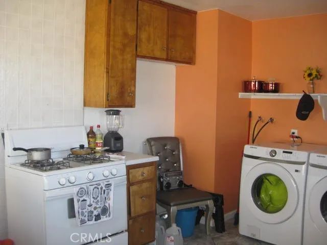 2040 Yosemite Drive, Barstow, CA 92311