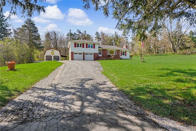1599 Hubbard Road, Aurora, NY 14052
