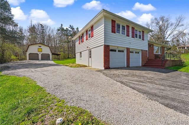 1599 Hubbard Road, Aurora, NY 14052