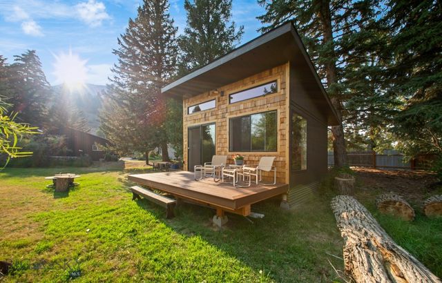 4948 US Highway 89 S, Livingston, MT 59047