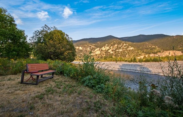 4948 US Highway 89 S, Livingston, MT 59047