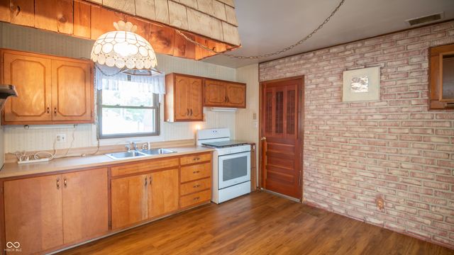 8126 E 36th Street, Indianapolis, IN 46226