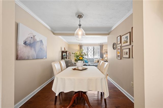 407 Sewickley Heights Dr, Aleppo, PA 15143