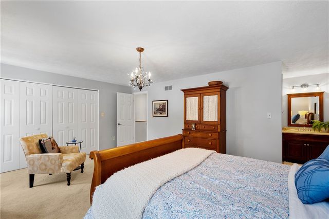 407 Sewickley Heights Dr, Aleppo, PA 15143