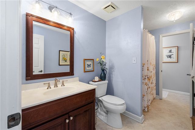 407 Sewickley Heights Dr, Aleppo, PA 15143