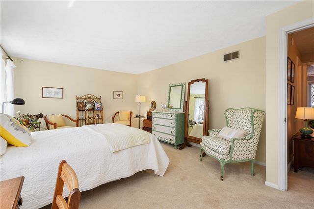 407 Sewickley Heights Dr, Aleppo, PA 15143