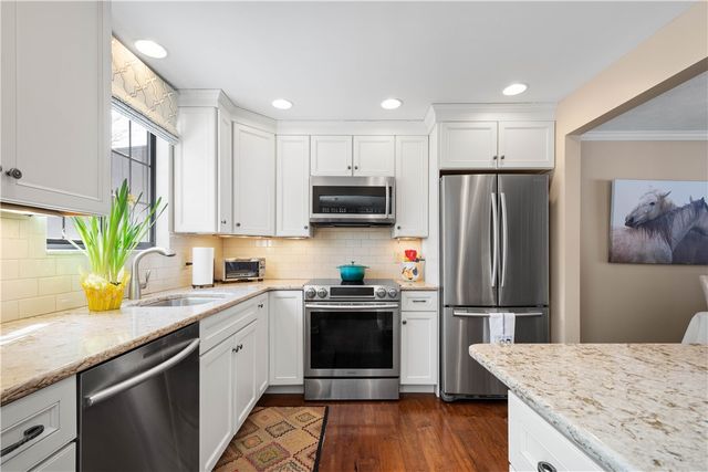 407 Sewickley Heights Dr, Aleppo, PA 15143