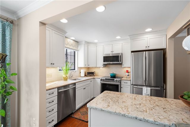 407 Sewickley Heights Dr, Aleppo, PA 15143