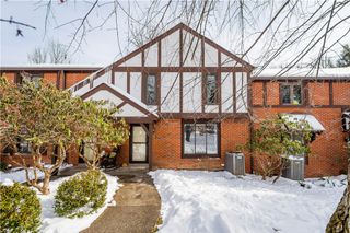 407 Sewickley Heights Dr, Aleppo, PA 15143