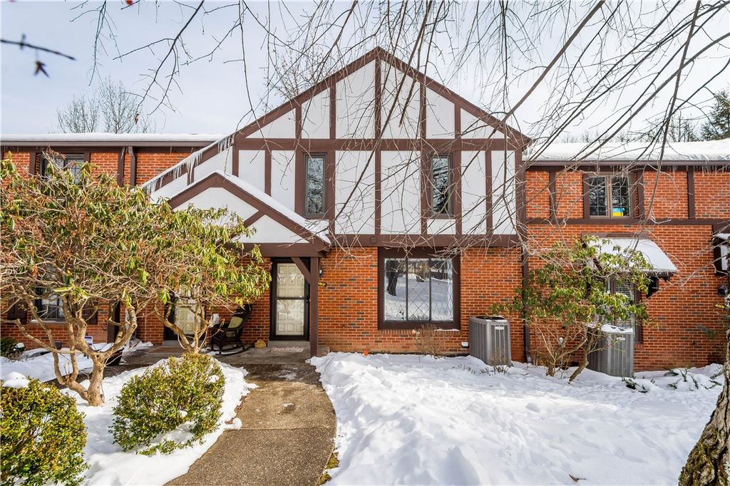 407 Sewickley Heights Dr, Aleppo, PA 15143