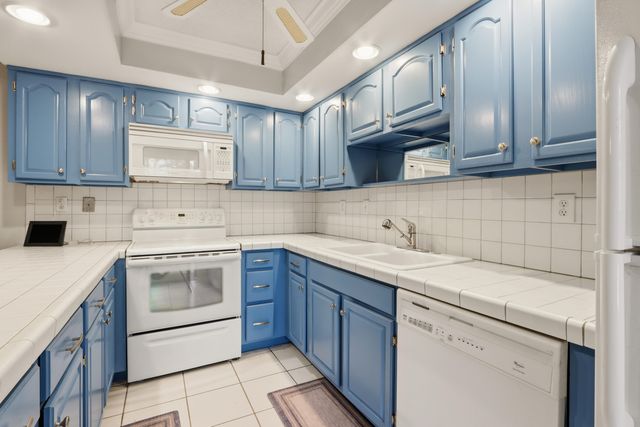 9 Atrium Circle C, Atlantis, FL 33462