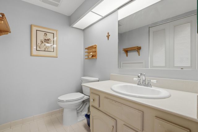 9 Atrium Circle C, Atlantis, FL 33462