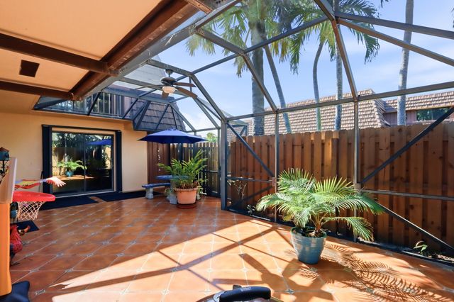 9 Atrium Circle C, Atlantis, FL 33462