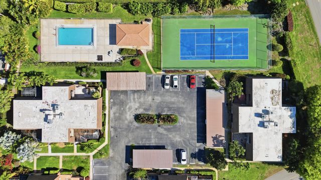 9 Atrium Circle C, Atlantis, FL 33462