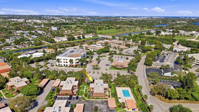 9 Atrium Circle C, Atlantis, FL 33462