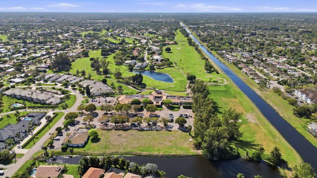 9 Atrium Circle C, Atlantis, FL 33462